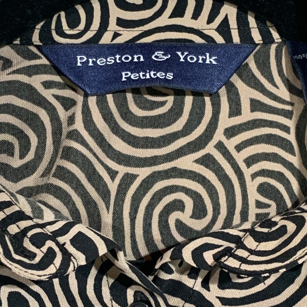 Women's Petite S Abstract‎ Tan Black Swirl Print Long Sleeve Button Down Blouse